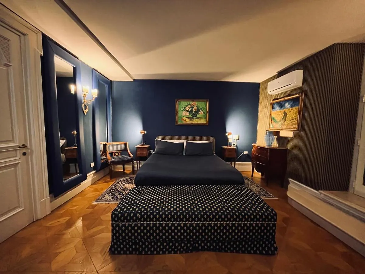 Sisuites Bari 0*,  Italië