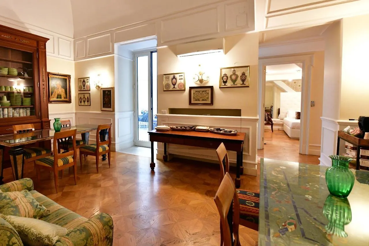 Sisuites Bari 0*,  Italië